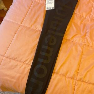 Lululemon Logo Align